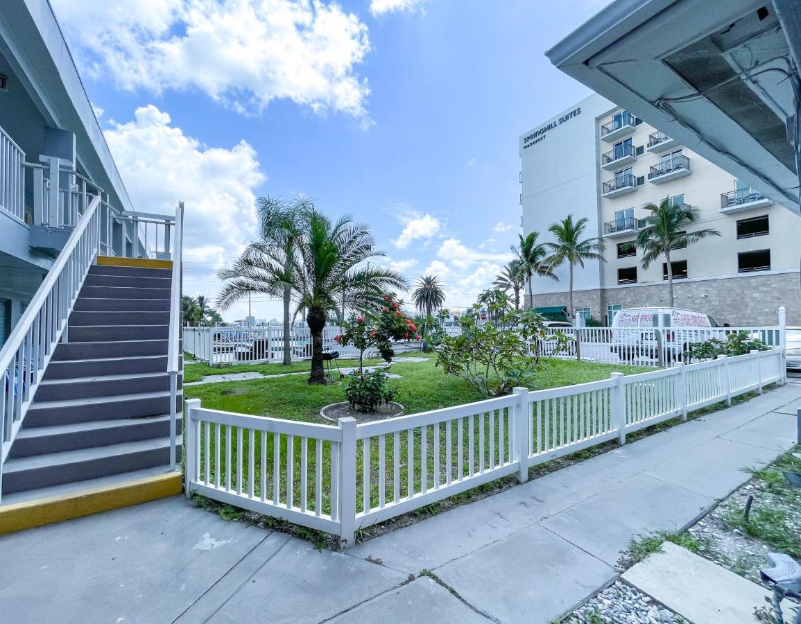 Sunrise Resort Motel South Clearwater Beach Exterior photo