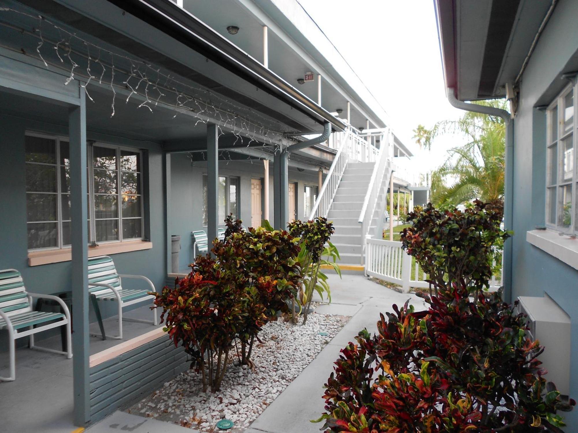 Sunrise Resort Motel South Clearwater Beach Exterior photo